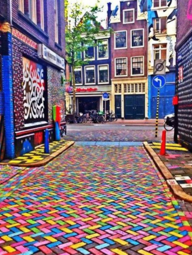 10 BEAUTIFUL PLACES TO EXPLORE IN AMSTERDAM